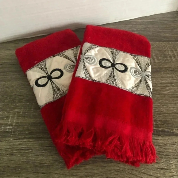 Vintage  Hand Towels - Picture 2 of 9